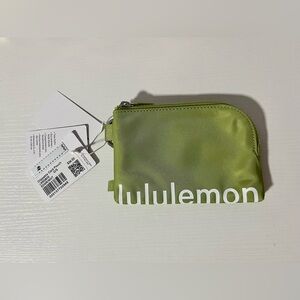 Lululemon Clippable Card Pouch Edamame Green